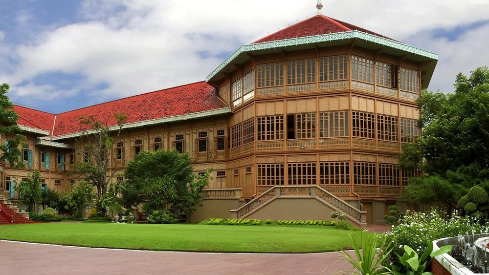 Vimanmek Mansion (Closed) — Discover Bangkok’s Cultural Heritage through Private Guided Museum Tours.