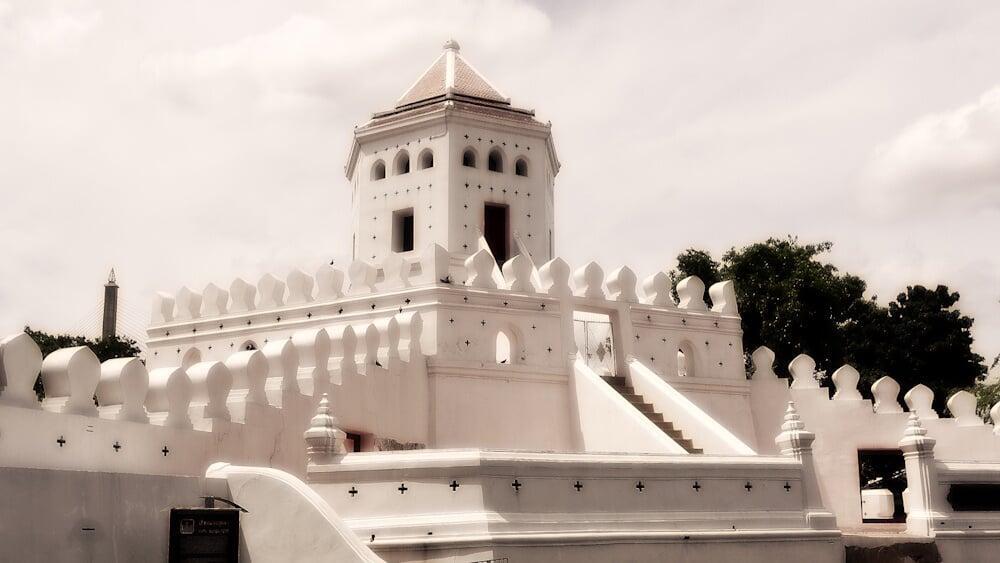 Bang Lamphu Museum — Discover Bangkok’s Cultural Heritage through Private Guided Museum Tours.