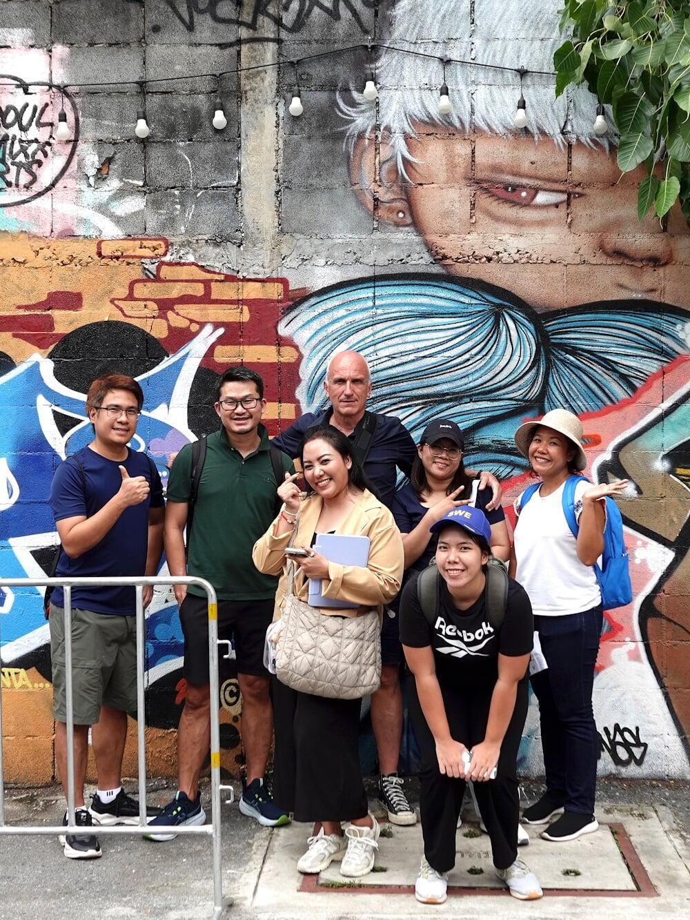 Private guided tours in Bangkok are either fully bespoke or thematic immersive strolls designed to showcase Bangkok’s rich history, art, architecture, traditions, and unique stories.