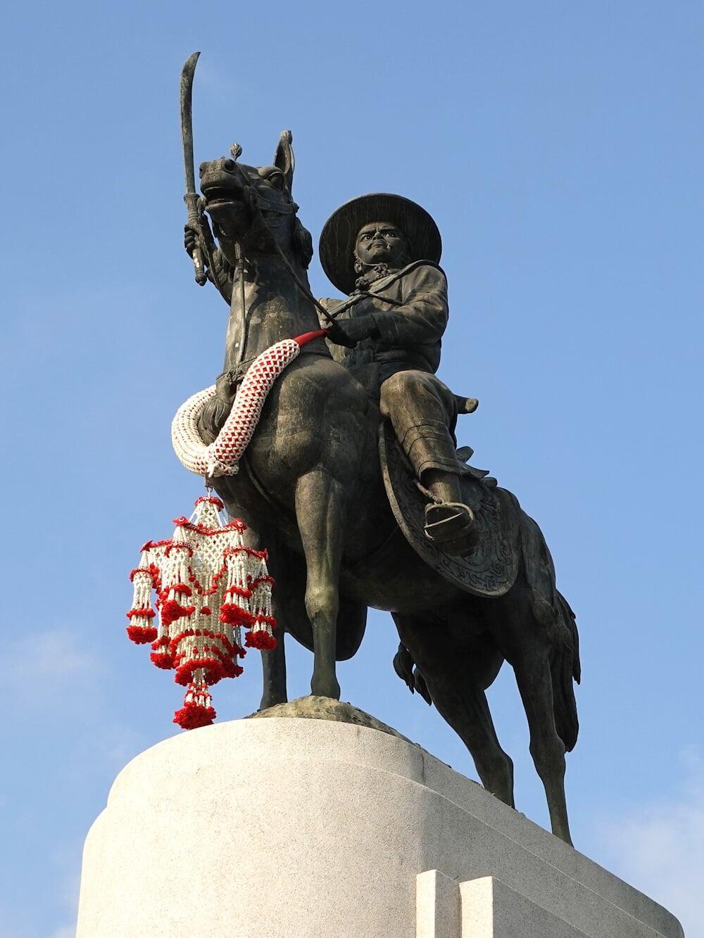 Rock Around Thon Buri — Siam's Revival Under the Leadership of King Taksin (Private Guided Themed Tours in Bangkok)