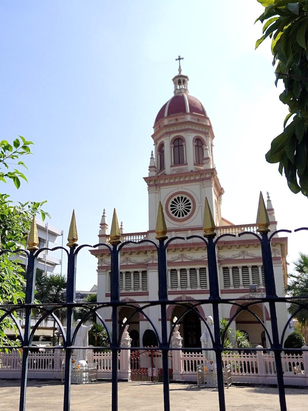 Rock Around Thon Buri — Siam's Revival Under the Leadership of King Taksin (Private Guided Themed Tours in Bangkok)