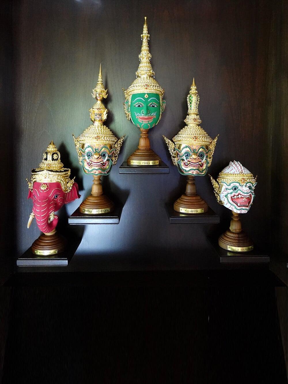 Exploring Bangkok's cultural heritage means encountering works of art created by contemporary Thai artists, producing traditional or modern art. Let us know about your project to purchase art, and we will guide you through to completion.