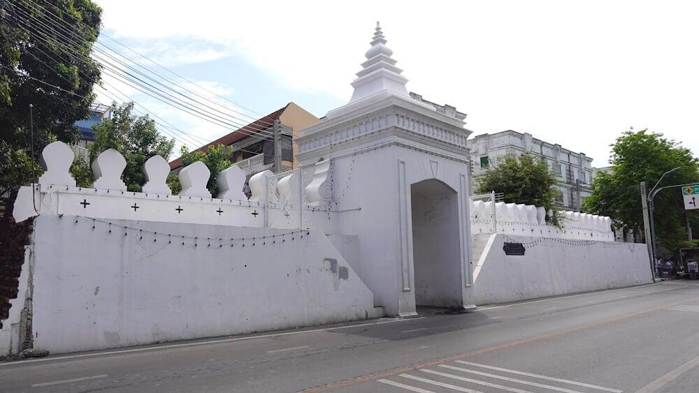 Bang Lamphu Museum — Discover Bangkok’s Cultural Heritage through Private Guided Museum Tours.