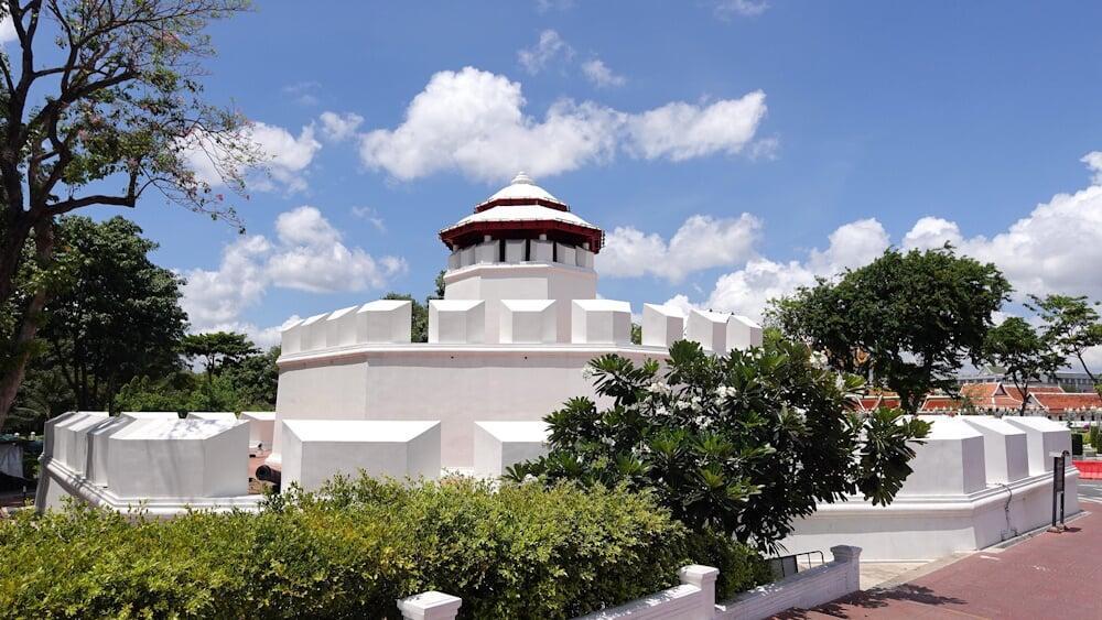 Rock Around Rattanakosin — Exploring the Soul of the Thai Nation (Private Guided Themed Tours in Bangkok)