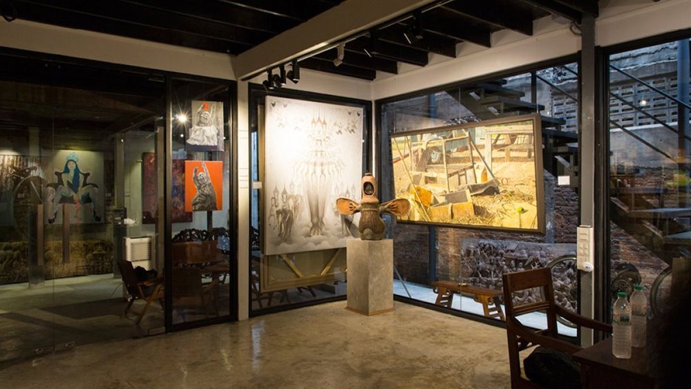 Sathorn 11 Art Space — Discover Bangkok’s Cultural Heritage through Private Guided Art Gallery Tours.