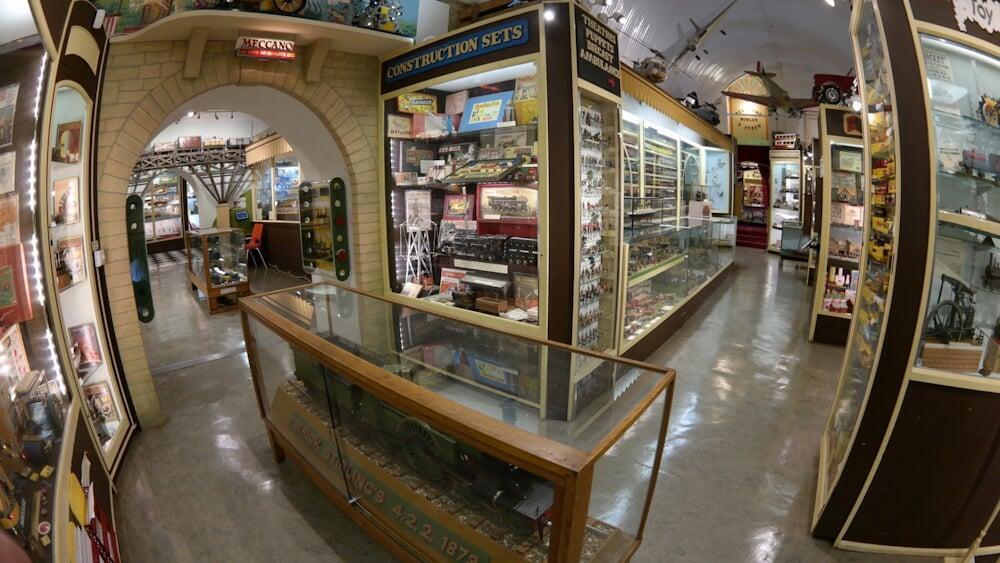 Tooney Toy Museum — Discover Bangkok’s Cultural Heritage through Private Guided Museum Tours.