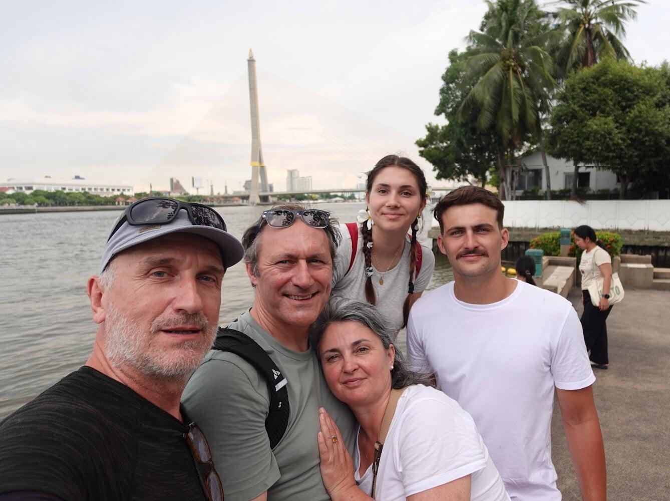 Private Guided Tours in Bangkok - Visites Privees Guidees a Bangkok