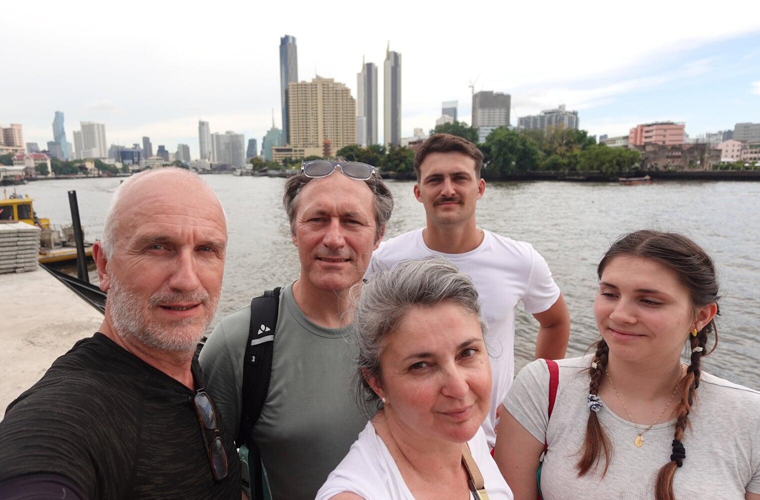 Private Guided Tours in Bangkok - Visites Privees Guidees a Bangkok